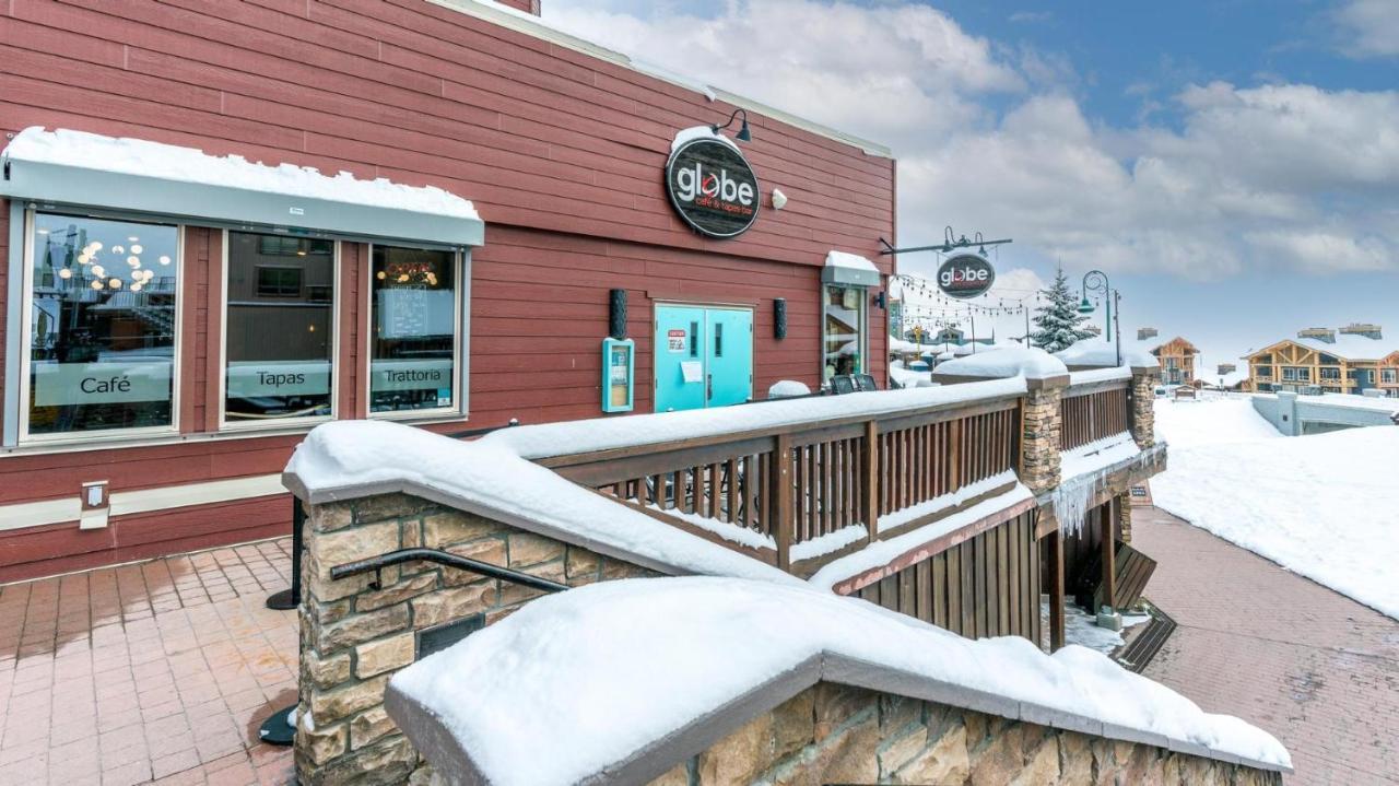Nest On Perfection - Newly Renovated Ski In Ski Out Mountain View Condo Big White Exteriér fotografie