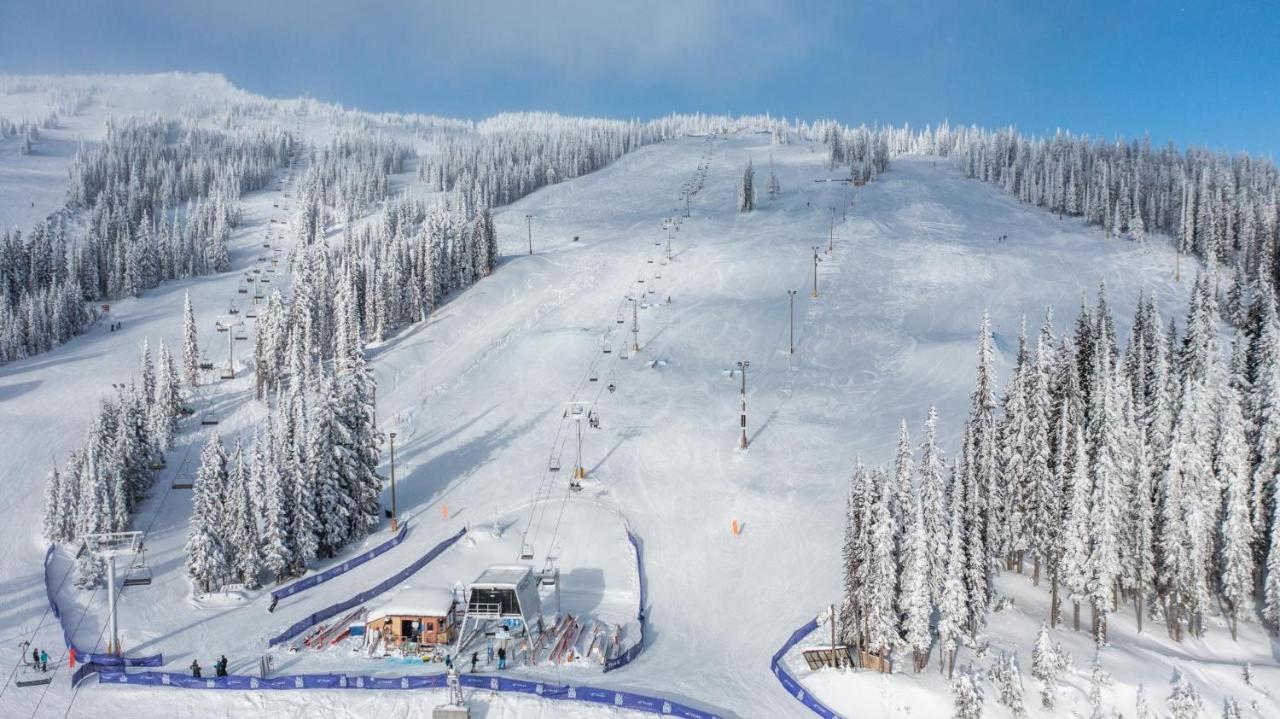 Nest On Perfection - Newly Renovated Ski In Ski Out Mountain View Condo Big White Exteriér fotografie